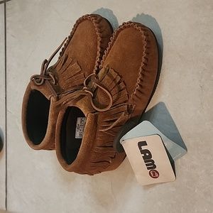 Unisex moccasins size 2 brown suede upper